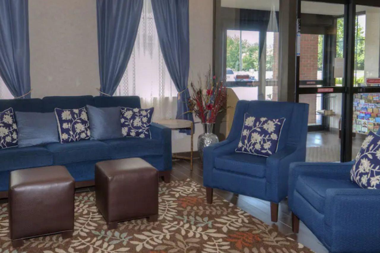 Comfort Near Downtown & Blue Ridge Pkwy 2*