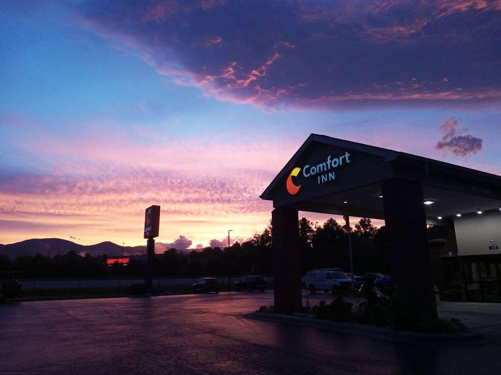 Comfort Near Downtown & Blue Ridge Pkwy Mini-hôtel 2*