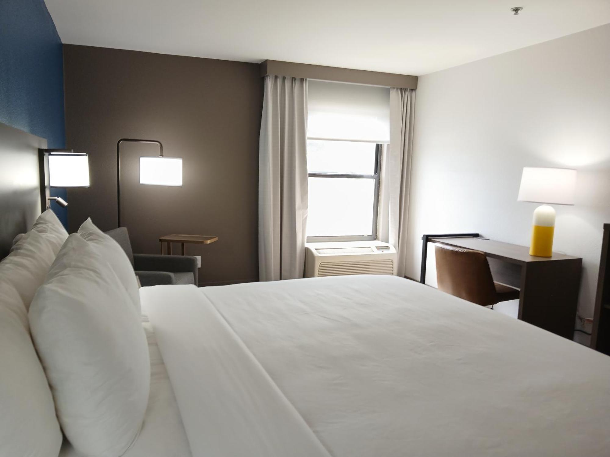 Comfort Near Downtown & Blue Ridge Pkwy 2* Marion