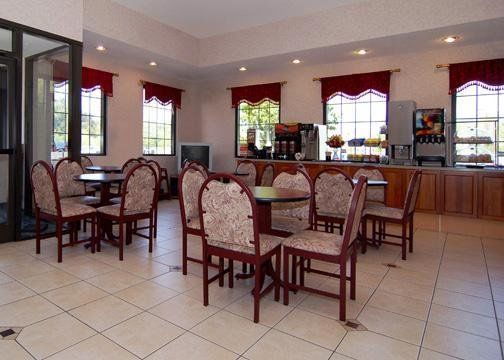 Mini-hôtel Comfort Near Downtown & Blue Ridge Pkwy 2*